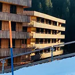 Ski-in Ski-out Direkt An Piste Und Liften - 3-room Stenna Selva