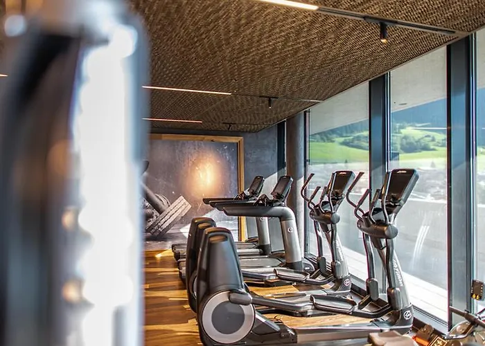 Ski-in Ski-out Direkt An Piste Und Liften - 3-room Stenna Selva *