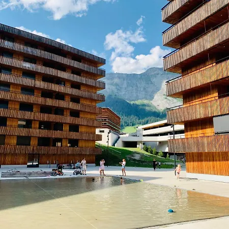 Ski-in & -out Stenna Selva 3-room Next To Lifts & Pistes * Flims