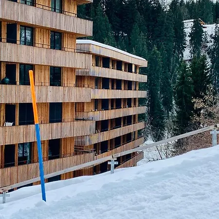 Ski-in & -out Stenna Selva 3-room Next To Lifts & Pistes * Flims